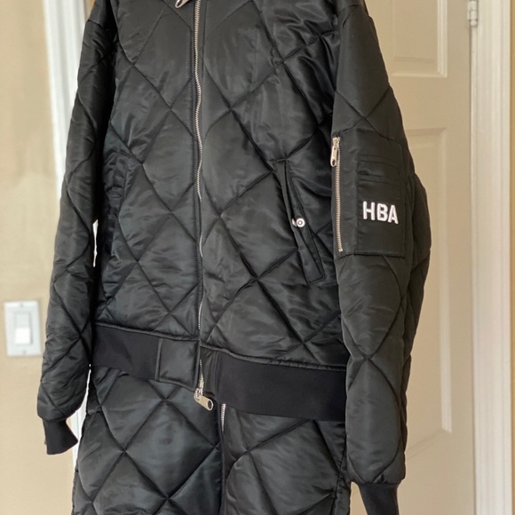 HBA against Hood by are quilted-jacket - Picture 4 of 6